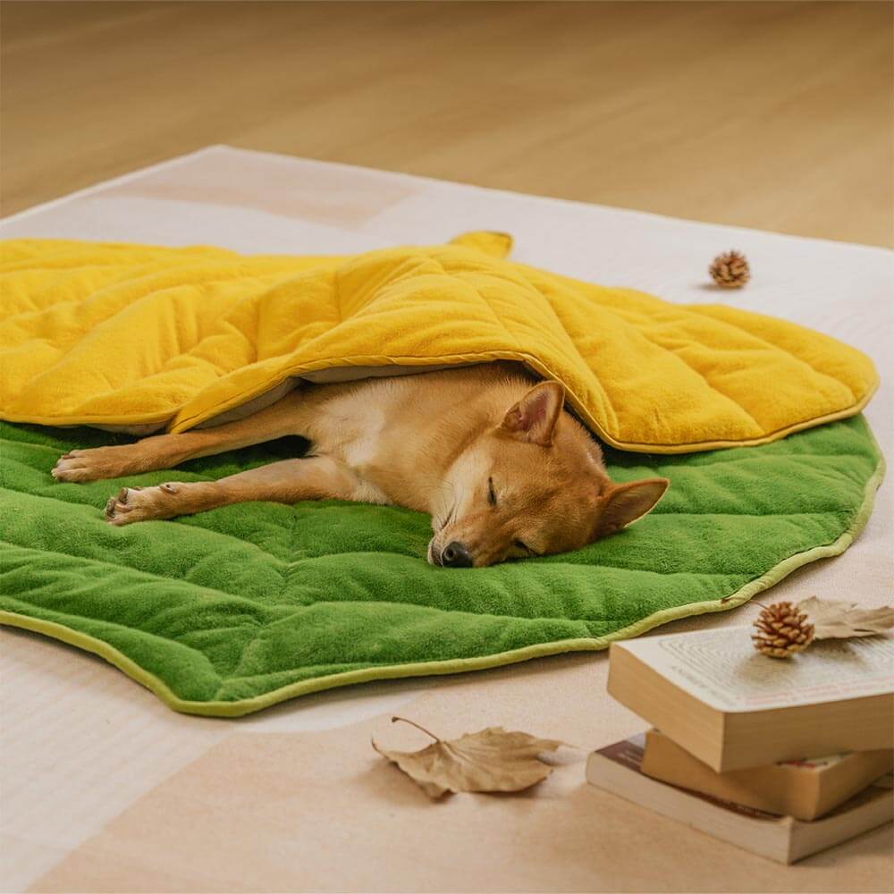 Plush Green Leaf Dog Blanket