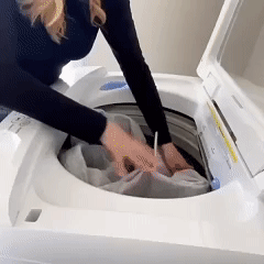 Easy to Clean & Non-Slip Base